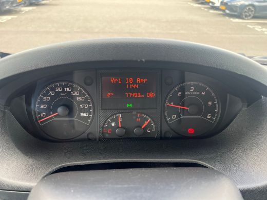 Peugeot Boxer 435 2.2 BlueHDi 165 L3 Pro Zwaar | Hydraulische Laadklep | Spiegelbak | Camera | Airco | Bijrijde... ActivLease financial lease