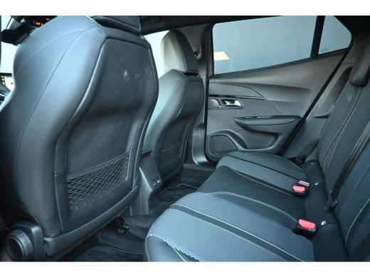 Peugeot e-2008 EV GT Avantage 54 kWh 8 Jaar Garantie! 96,4%SOH! | Vision, Navigation & Drive Assist plus Pack | ... ActivLease financial lease