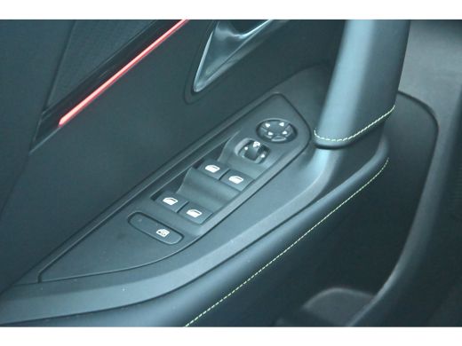 Peugeot e-2008 EV GT Avantage 54 kWh 8 Jaar Garantie! 96,4%SOH! | Vision, Navigation & Drive Assist plus Pack | ... ActivLease financial lease