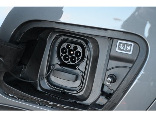 Peugeot e-2008 EV GT Avantage 54 kWh 8 Jaar Garantie! 96,4%SOH! | Vision, Navigation & Drive Assist plus Pack | ... ActivLease financial lease