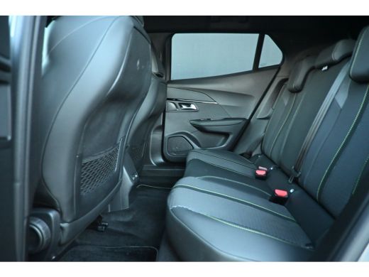 Peugeot e-2008 EV GT Avantage 54 kWh 8 Jaar Garantie! 96,4%SOH! | Vision, Navigation & Drive Assist plus Pack | ... ActivLease financial lease