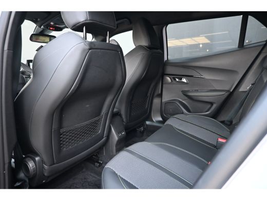 Peugeot e-2008 EV GT Avantage 54 kWh 8 Jaar Garantie! 97,1%SOH! | Vision, Navigation & Drive Assist plus Pack | ... ActivLease financial lease