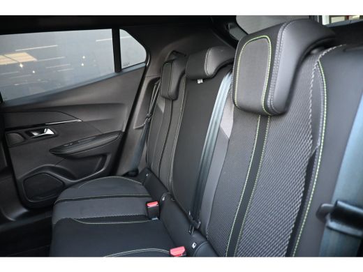 Peugeot e-2008 EV GT Avantage 54 kWh 8 Jaar Garantie! 97,1%SOH! | Vision, Navigation & Drive Assist plus Pack | ... ActivLease financial lease