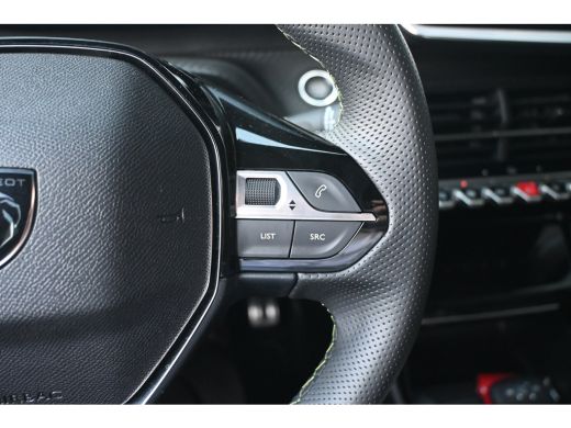 Peugeot e-2008 EV GT Avantage 54 kWh 8 Jaar Garantie! 97,1%SOH! | Vision, Navigation & Drive Assist plus Pack | ... ActivLease financial lease