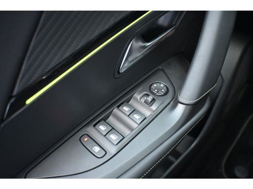 Peugeot e-2008 EV GT Avantage 54 kWh 8 Jaar Garantie! 97,1%SOH! | Vision, Navigation & Drive Assist plus Pack | ... ActivLease financial lease