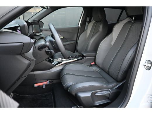 Peugeot e-2008 EV GT Avantage 54 kWh 8 Jaar Garantie! 97,1%SOH! | Vision, Navigation & Drive Assist plus Pack | ... ActivLease financial lease