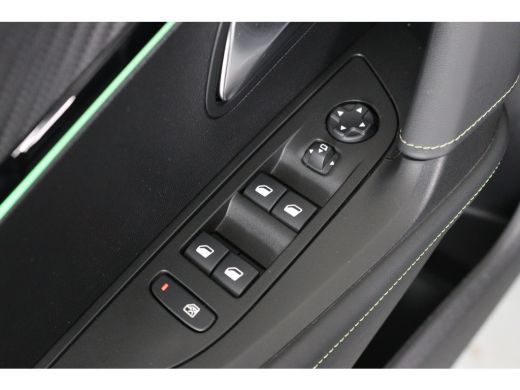 Peugeot e-2008 EV GT Pack 50 kWh | 1e Eigenaar! | SOH 93% | Open Dak | Cruise Adaptive | LED | Navi | Half Leder... ActivLease financial lease