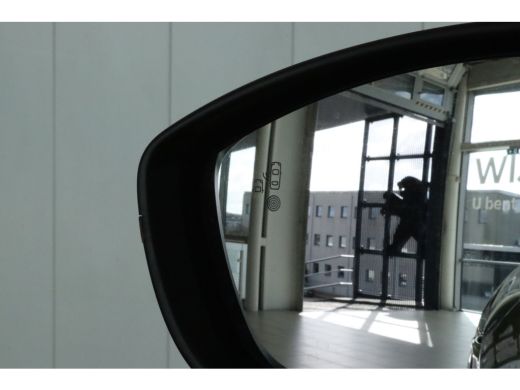 Peugeot e-208 GT | 8 Jaar Garantie | Adapt. Cruise | 360 Camera | Alcantara | Massage | Stoelverwarming | Keyle... ActivLease financial lease