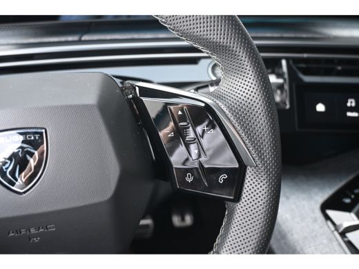 Peugeot e-3008 GT Avantage 210 73 kWh 8 Jaar Garantie! 95,8%SOH! | Schuif-/Kanteldak | Warmtepomp | FOCAL | 360 ... ActivLease financial lease