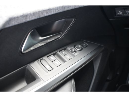 Peugeot e-3008 GT Avantage 210 73 kWh 8 Jaar Garantie! 95,8%SOH! | Schuif-/Kanteldak | Warmtepomp | FOCAL | 360 ... ActivLease financial lease