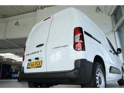 Peugeot e-Partner 136 L1 50 kWh | Cruise Control | Stoel+Stuurverwarming | Betimmering | Climate Control | LED | ActivLease financial lease