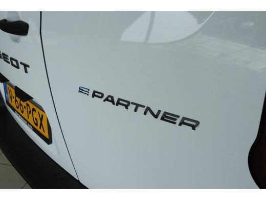 Peugeot e-Partner 136 L1 50 kWh | Cruise Control | Stoel+Stuurverwarming | Betimmering | Climate Control | LED | ActivLease financial lease