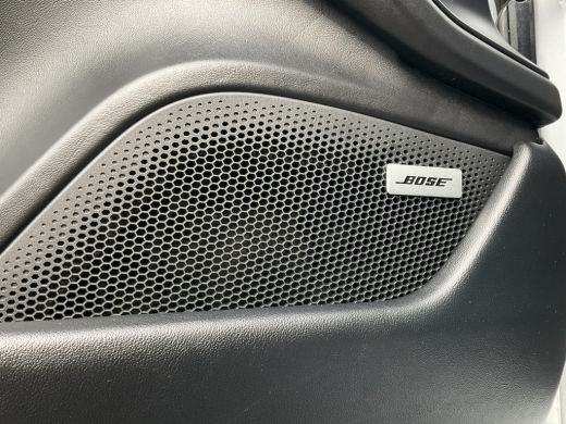 Porsche Taycan Performance 84 kWh Incl.BTW Carplay Camera 3Fase Bose Leer Led Warmtepomp ActivLease financial lease