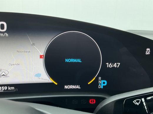 Porsche Taycan Performance 84 kWh Incl.BTW Carplay Camera 3Fase Bose Leer Led Warmtepomp ActivLease financial lease