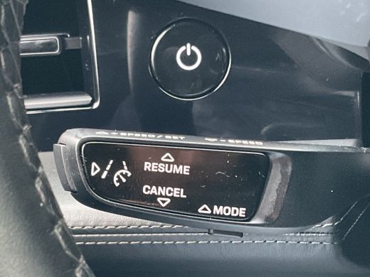 Porsche Taycan Performance 84 kWh Incl.BTW Carplay Camera 3Fase Bose Leer Led Warmtepomp ActivLease financial lease
