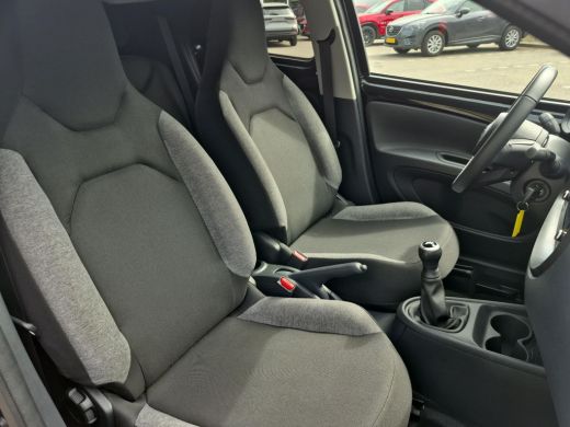 Toyota Aygo 1.0 VVT-i MT first | Apple CarPlay/Android auto | Achteruitrijcamera | Climate control ActivLease financial lease