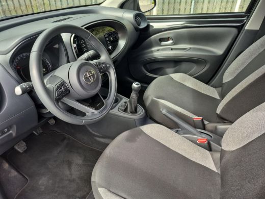Toyota Aygo 1.0 VVT-i MT first | Apple CarPlay/Android auto | Achteruitrijcamera | Climate control ActivLease financial lease