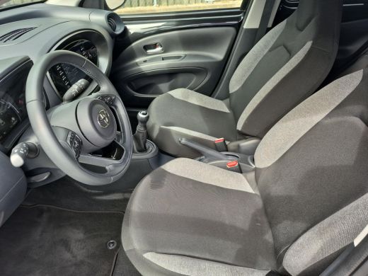 Toyota Aygo 1.0 VVT-i MT first | Apple CarPlay/Android auto | Achteruitrijcamera | Climate control ActivLease financial lease
