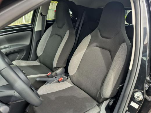 Toyota Aygo 1.0 VVT-i MT first | Apple CarPlay/Android auto | Achteruitrijcamera | Climate control ActivLease financial lease