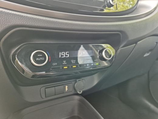 Toyota Aygo 1.0 VVT-i MT first | Apple CarPlay/Android auto | Achteruitrijcamera | Climate control ActivLease financial lease