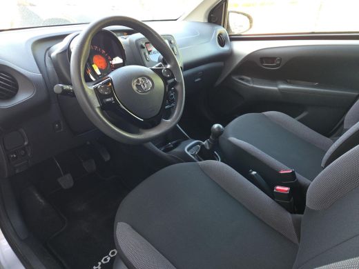 Toyota Aygo 1.0 VVT-i x-fun | Airco | Bluetooth | Rijklaar incl. garantie | ActivLease financial lease