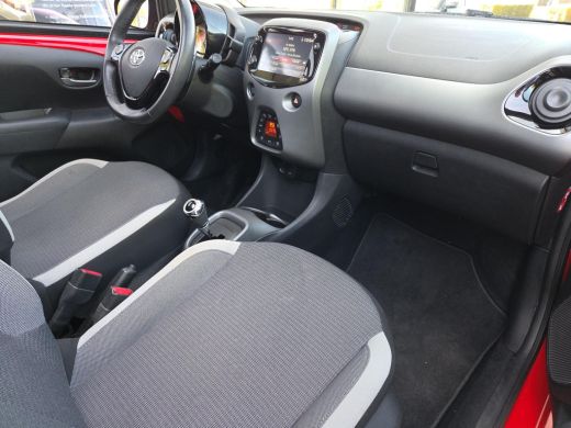 Toyota Aygo 1.0 VVT-i x-joy cabrio | Apple CarPlay | Clima | Rijklaar incl. garantie | ActivLease financial lease