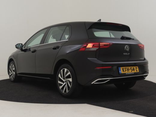 Volkswagen Golf Style eHybrid 204Pk DSG/AUTO | Achteruitrijcamera | Navigatie | Apple carplay Android auto | Crui... ActivLease financial lease