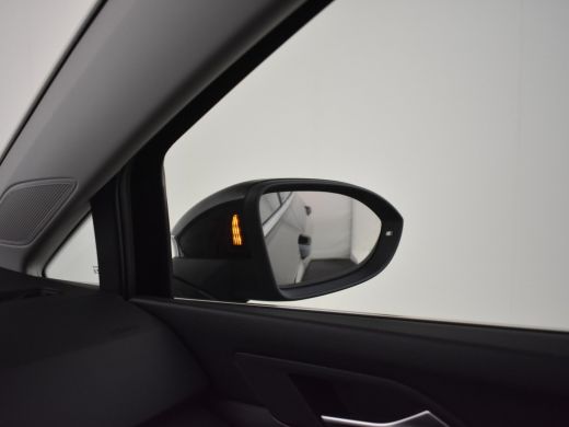 Volkswagen Golf Style eHybrid 204Pk DSG/AUTO | Achteruitrijcamera | Navigatie | Apple carplay Android auto | Crui... ActivLease financial lease