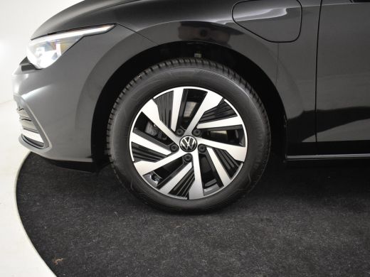 Volkswagen Golf Style eHybrid 204Pk DSG/AUTO | Achteruitrijcamera | Navigatie | Apple carplay Android auto | Crui... ActivLease financial lease