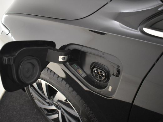 Volkswagen Golf Style eHybrid 204Pk DSG/AUTO | Achteruitrijcamera | Navigatie | Apple carplay Android auto | Crui... ActivLease financial lease