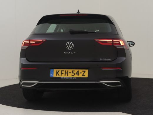 Volkswagen Golf Style eHybrid 204Pk DSG/AUTO | Achteruitrijcamera | Navigatie | Apple carplay Android auto | Crui... ActivLease financial lease
