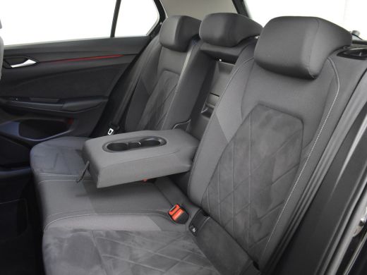 Volkswagen Golf Style eHybrid 204Pk DSG/AUTO | Achteruitrijcamera | Navigatie | Apple carplay Android auto | Crui... ActivLease financial lease