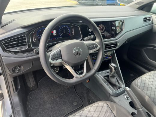 Volkswagen Polo 1.0 TSI 95PK R-Line Edition | PANORAMADAK | STOELVERW. | CAMERA | APP.CONNECT | AIRCO | DAB+ | FU... ActivLease financial lease
