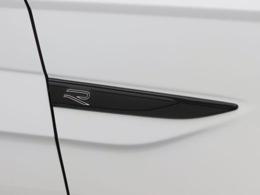 Volkswagen Polo 1.0 TSi Automaat R-Line Edition | Camera | Stoelverwarming | Panorama dak | Climatronic | CarPlay... ActivLease financial lease