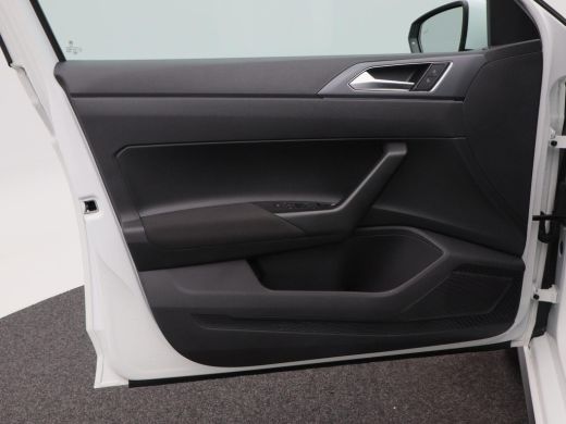 Volkswagen Polo 1.0 TSi Automaat R-Line Edition | Camera | Stoelverwarming | Panorama dak | Climatronic | CarPlay... ActivLease financial lease