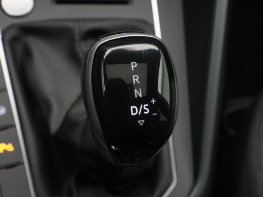 Volkswagen Polo 1.0 TSi Automaat R-Line Edition | Camera | Stoelverwarming | Panorama dak | Climatronic | CarPlay... ActivLease financial lease