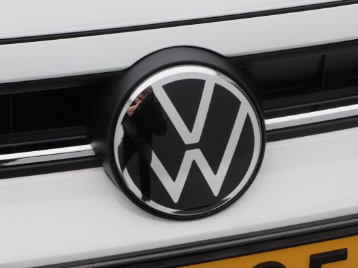 Volkswagen Polo 1.0 TSi Automaat R-Line Edition | Camera | Stoelverwarming | Panorama dak | Climatronic | CarPlay... ActivLease financial lease