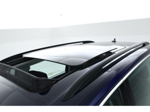 Volkswagen Sharan 1.4 TSI Exclusive Series Panorama, Navigatie, climate, ActivLease financial lease