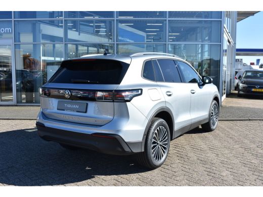 Volkswagen Tiguan Life Edition - eHybrid | 'App-Connect' draadloze smartphone integratie | Automatische afstandsreg... ActivLease financial lease
