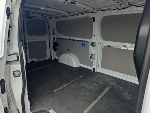 Volkswagen Transporter 2.0 TDI L2H1 30 150 pk | Achterdeuren | A.camera | Airco | ActivLease financial lease