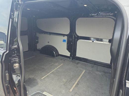 Volkswagen Transporter 2.0 TDI L2H1 | Achterdeuren | Airco | Achteruitrijcamera | ActivLease financial lease