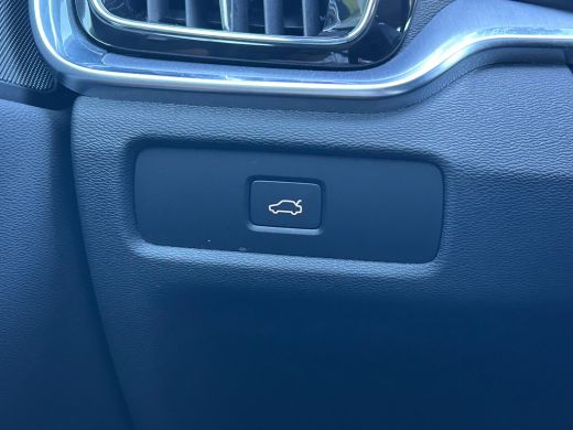 Volvo  V60 2.0 B3 Core | Google | Pilot Assist | Camera | Leder | ActivLease financial lease