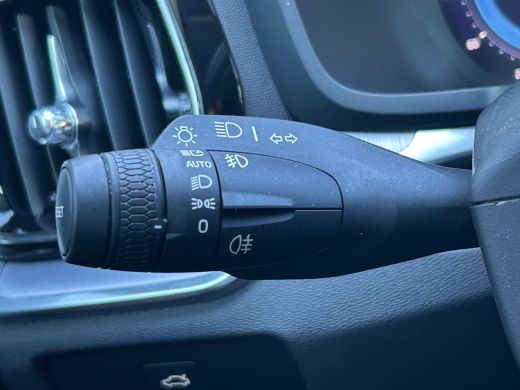 Volvo  V60 2.0 B3 Core | Google | Pilot Assist | Camera | Leder | ActivLease financial lease