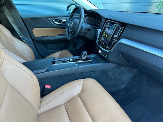 Volvo  V60 2.0 B3 Core | Google | Pilot Assist | Camera | Leder | ActivLease financial lease