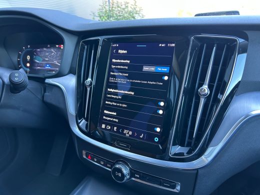 Volvo  V60 2.0 B3 Core | Google | Pilot Assist | Camera | Leder | ActivLease financial lease