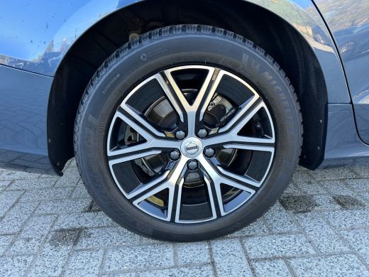 Volvo  V60 2.0 B3 Core | Google | Pilot Assist | Camera | Leder | ActivLease financial lease