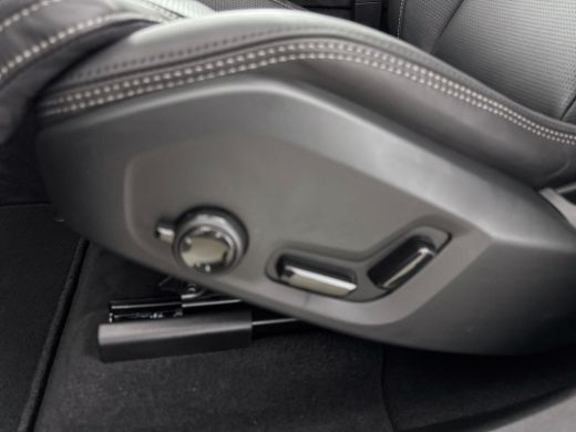 Volvo  XC60 T6 Recharge Plus Black Edition | 21" | Geventileerd Nappa | Stoelventilatie | Trekhaak | Head-Up ... ActivLease financial lease