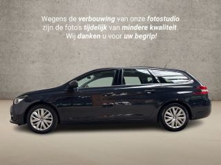 Peugeot 308 SW 1.2 PureTech Sport (APPLE CARPLAY, GROOT NAVI, TREKHAAK, SPORTSTOELEN, LM VELGEN, LANE ASSIST,...