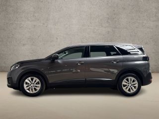 Peugeot 5008 1.2 PureTech Sport 7 Persoons Automaat (APPLE CARPLAY, BRUIN LEDER, 360 CAMERA, ADAPTIVE CRUISE, ...