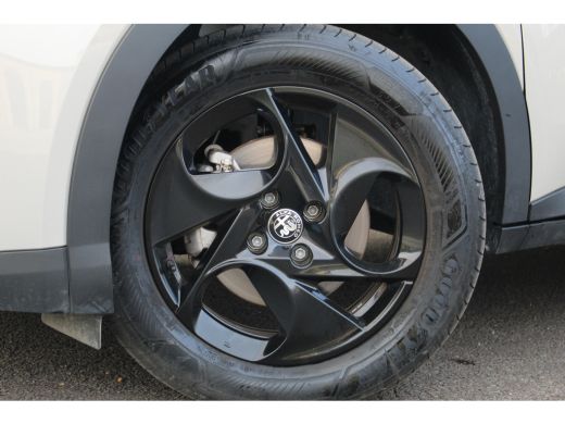 Alfa Romeo Junior 1.2 Turbo Hybrid Ibrida | Adaptive Cruise | Carplay | LED | LMV | Keyless | Climate Controle | PD... ActivLease financial lease